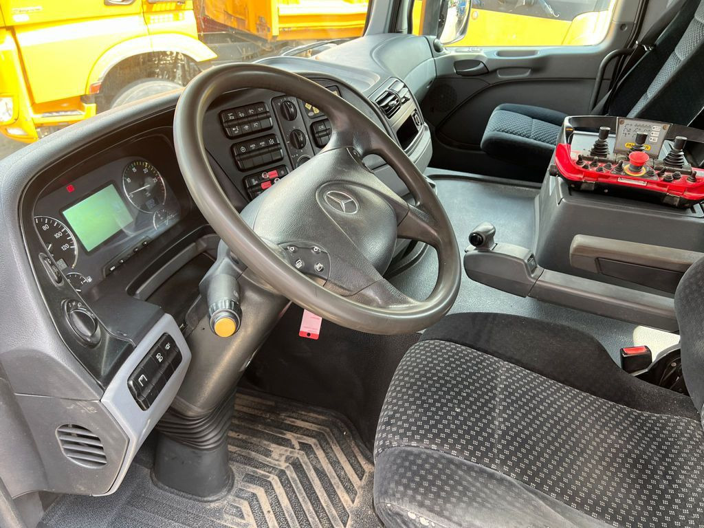 Mercedes-Benz Actros 1841 K 2-Achs Kipper Kran Funk/2xhydr+Gre Mercedes-Benz Actros 1841 K 2-Achs Kipper Kran Funk/2xhydr+Gre - Kipper, Autokran: das Bild 5 Mercedes-Benz Actros 1841 K 2-Achs Kipper Kran Funk/2xhydr+Gre Mercedes-Benz Actros 1841 K 2-Achs Kipper Kran Funk/2xhydr+Gre - Kipper, Autokran: das Bild 5