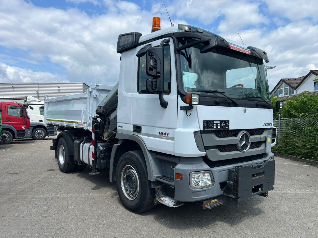 Mercedes-Benz Actros 1841 K 2-Achs Kipper Kran Funk/2xhydr+Gre Mercedes-Benz Actros 1841 K 2-Achs Kipper Kran Funk/2xhydr+Gre - Kipper, Autokran: das Bild 2 Mercedes-Benz Actros 1841 K 2-Achs Kipper Kran Funk/2xhydr+Gre Mercedes-Benz Actros 1841 K 2-Achs Kipper Kran Funk/2xhydr+Gre - Kipper, Autokran: das Bild 2