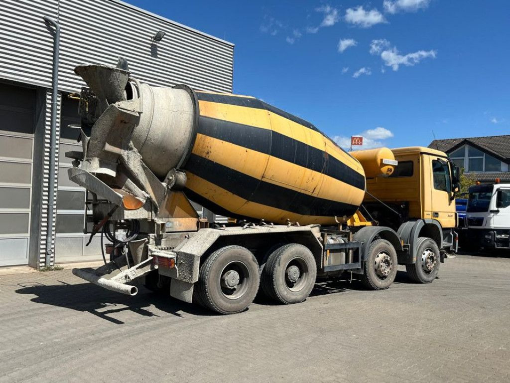 Mercedes-Benz Actros 3241 B 8x4 Betonmischer Liebherr, Deutsc - Abrollkipper: das Bild 4 Mercedes-Benz Actros 3241 B 8x4 Betonmischer Liebherr, Deutsc - Abrollkipper: das Bild 4
