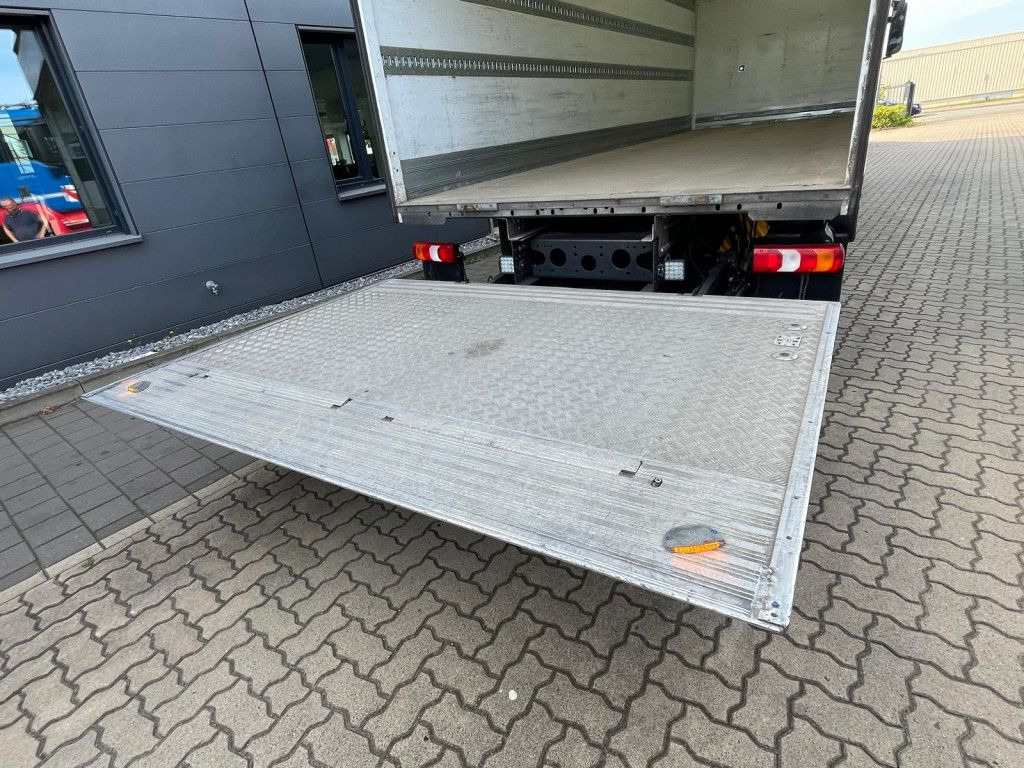 Mercedes-Benz Antos 1830 L nR 4x2 Standardkoffer LBW LBW 2to+F Mercedes-Benz Antos 1830 L nR 4x2 Standardkoffer LBW LBW 2to+F - Koffer LKW: das Bild 5 Mercedes-Benz Antos 1830 L nR 4x2 Standardkoffer LBW LBW 2to+F Mercedes-Benz Antos 1830 L nR 4x2 Standardkoffer LBW LBW 2to+F - Koffer LKW: das Bild 5