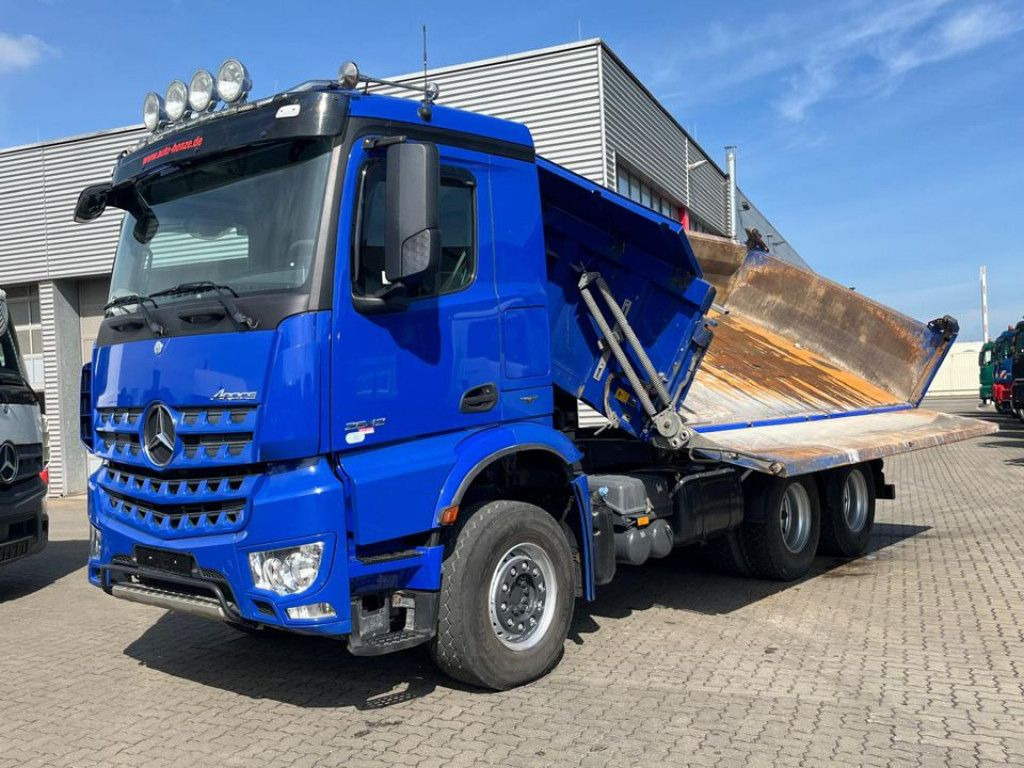 Mercedes-Benz Arocs 2642 6x4 3-Achs Kipper Bordmatik nur 163TK - Kipper: das Bild 1 Mercedes-Benz Arocs 2642 6x4 3-Achs Kipper Bordmatik nur 163TK - Kipper: das Bild 1