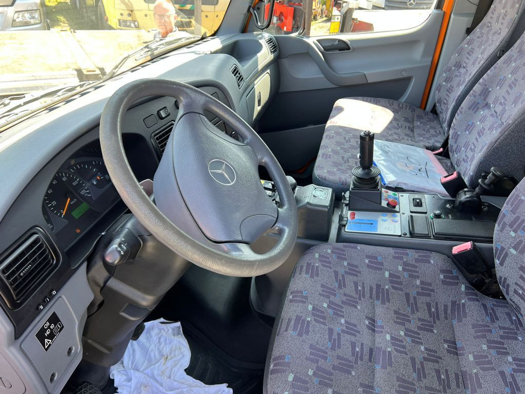 Kipper, Autokran Mercedes-Benz Unimog U20 2-Achs Allradkipper Kran Palfinger Kr: das Bild 7