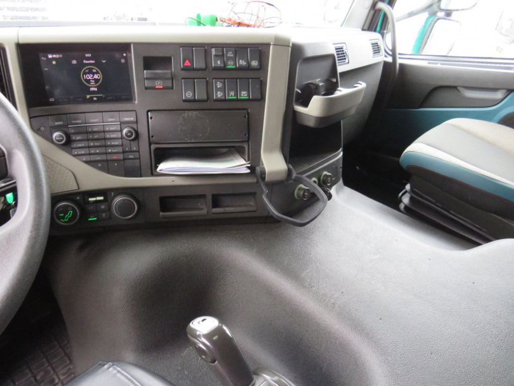 VOLVO (S) Truck FM 380 Pritsche LBW LBW 2to Tautli.+Edscha - Plane LKW: das Bild 2 VOLVO (S) Truck FM 380 Pritsche LBW LBW 2to Tautli.+Edscha - Plane LKW: das Bild 2