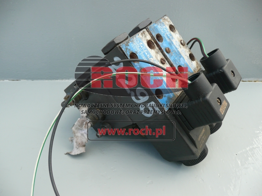 VICKERS DG4V-32ALMUH760 + H507848 24VDC 30W - 2 SEKCYJNA - Hydraulik ventil für Baumaschine: das Bild 1 VICKERS DG4V-32ALMUH760 + H507848 24VDC 30W - 2 SEKCYJNA - Hydraulik ventil für Baumaschine: das Bild 1