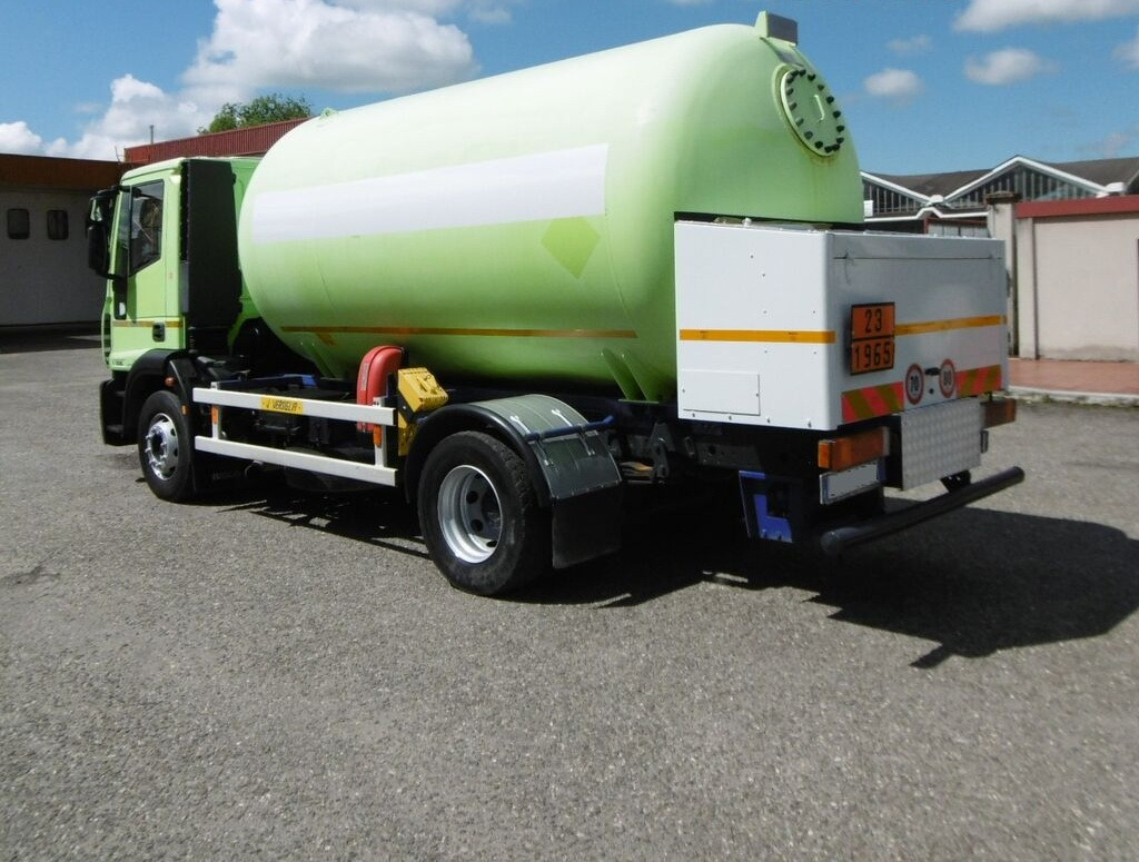 IVECO - Tankwagen: das Bild 2 IVECO - Tankwagen: das Bild 2