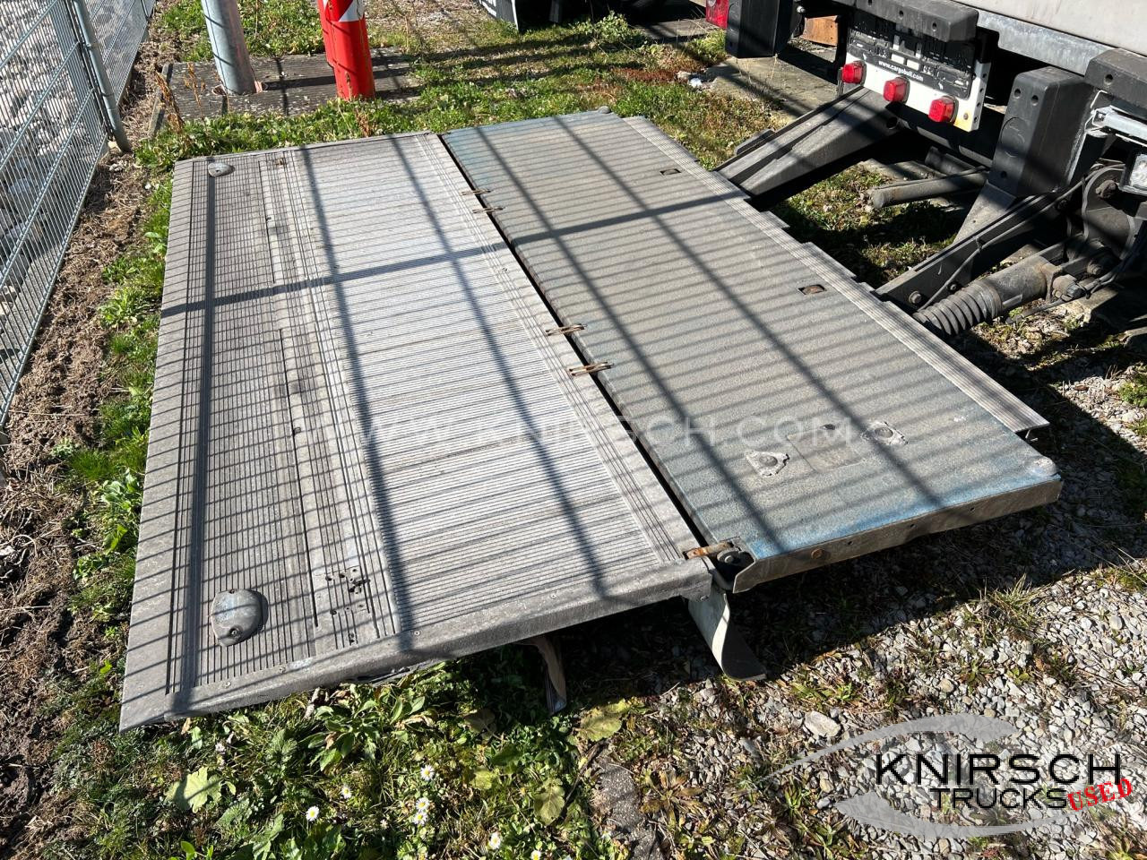 SCHMITZ SKO 24 Doppelstock, LBW 2000 kg, Liftachse - Kühlkoffer Auflieger: das Bild 5 SCHMITZ SKO 24 Doppelstock, LBW 2000 kg, Liftachse - Kühlkoffer Auflieger: das Bild 5