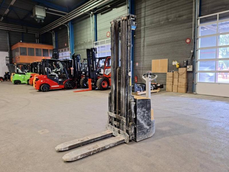Caterpillar NSP16N2 - Hochhubwagen: das Bild 5 Caterpillar NSP16N2 - Hochhubwagen: das Bild 5