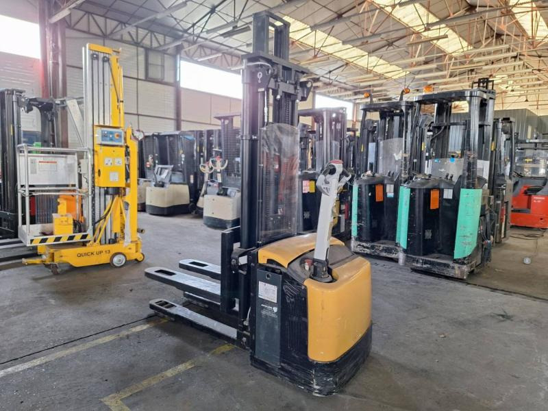Caterpillar NSP16NI - Hochhubwagen: das Bild 1 Caterpillar NSP16NI - Hochhubwagen: das Bild 1