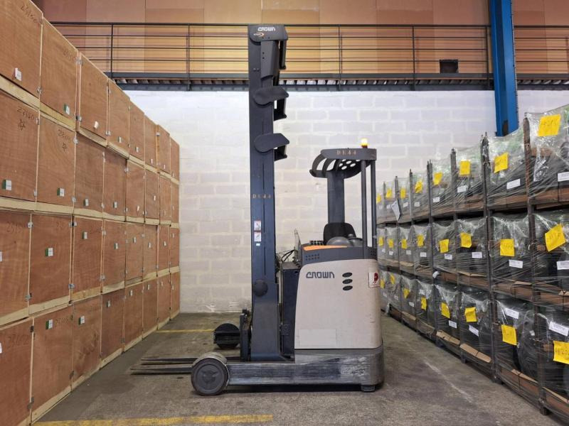 Crown ESR 5260 - Schubmaststapler: das Bild 3 Crown ESR 5260 - Schubmaststapler: das Bild 3