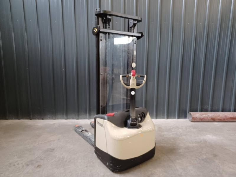 Crown WF3000-1.0FT - Hochhubwagen: das Bild 5 Crown WF3000-1.0FT - Hochhubwagen: das Bild 5
