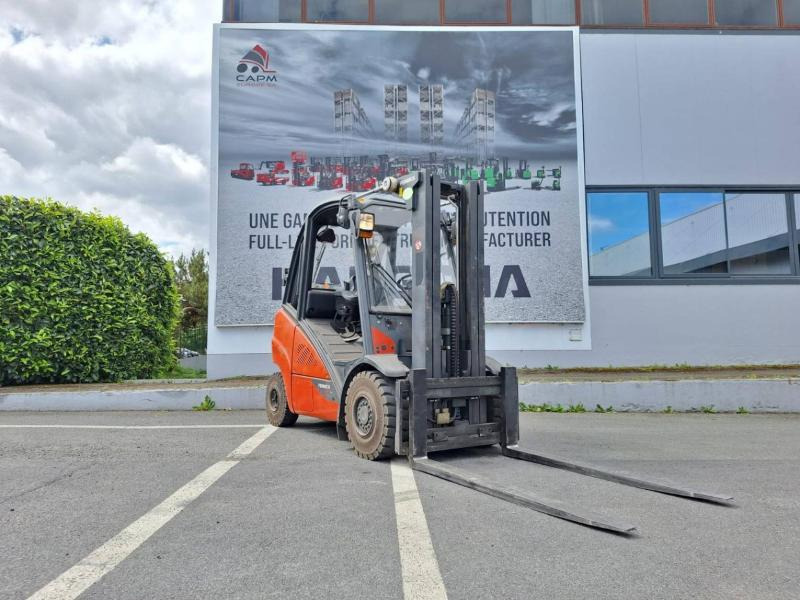 Fenwick H30 T - 02 - Treibgasstapler: das Bild 2 Fenwick H30 T - 02 - Treibgasstapler: das Bild 2