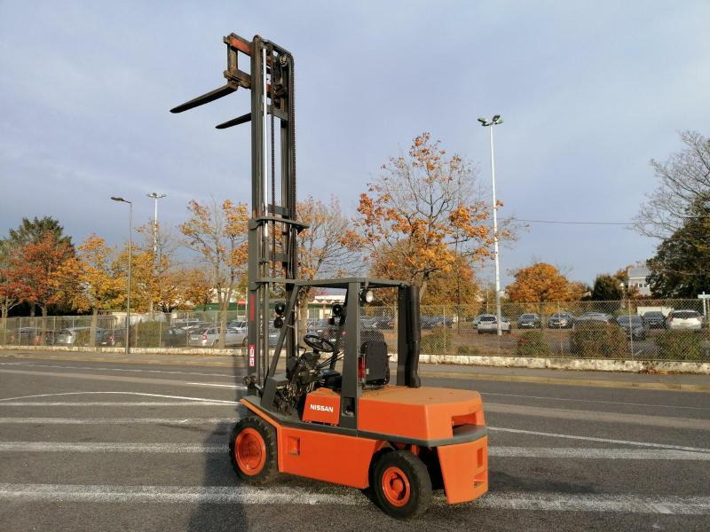 Nissan EGH02A30U - Dieselstapler: das Bild 1 Nissan EGH02A30U - Dieselstapler: das Bild 1