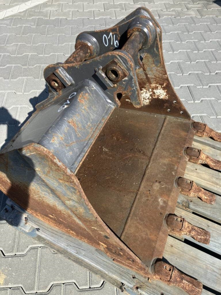 Volvo Tieflöffel mit Zähnen - Baggerlader: das Bild 1 Volvo Tieflöffel mit Zähnen - Baggerlader: das Bild 1