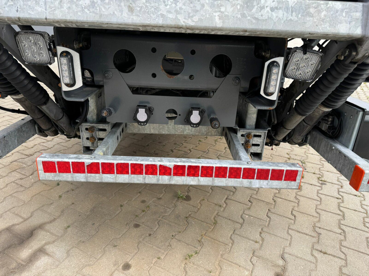 DAF CF 450 FAN 6x2 Pritsche mit Kran HIAB 188 E-6 - Leasing DAF CF 450 FAN 6x2 Pritsche mit Kran HIAB 188 E-6: das Bild 26