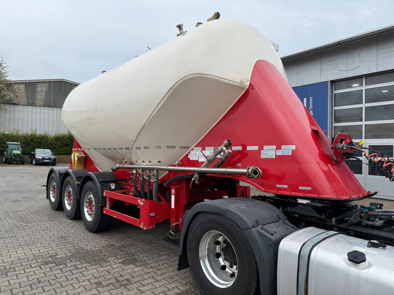 Feldbinder O.ME.P.S Silo Auflieger 39,3 Tonnen 3 Achs - Siloauflieger: das Bild 1 Feldbinder O.ME.P.S Silo Auflieger 39,3 Tonnen 3 Achs - Siloauflieger: das Bild 1