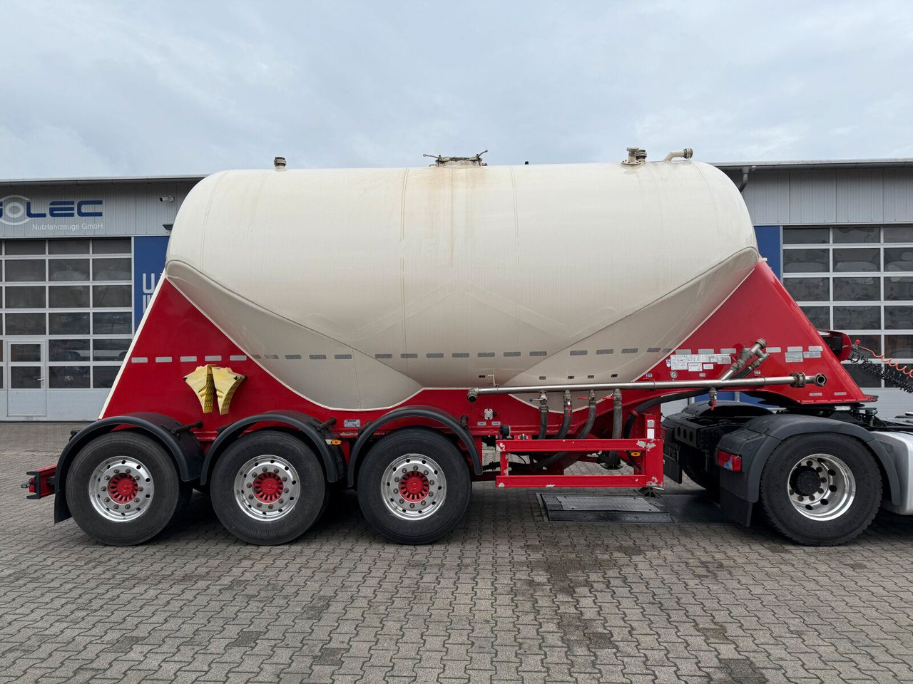 Feldbinder O.ME.P.S Silo Auflieger 39,3 Tonnen 3 Achs - Siloauflieger: das Bild 2 Feldbinder O.ME.P.S Silo Auflieger 39,3 Tonnen 3 Achs - Siloauflieger: das Bild 2
