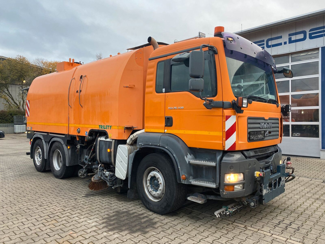 MAN TGA 26.430 6x2-2 LL - Fahrgestell LKW: das Bild 1 MAN TGA 26.430 6x2-2 LL - Fahrgestell LKW: das Bild 1