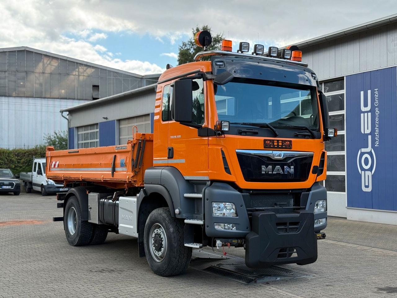 Kipper MAN TGS 18.320 4x4 BL Euro 6 Kipper + Winterdienst: das Bild 1