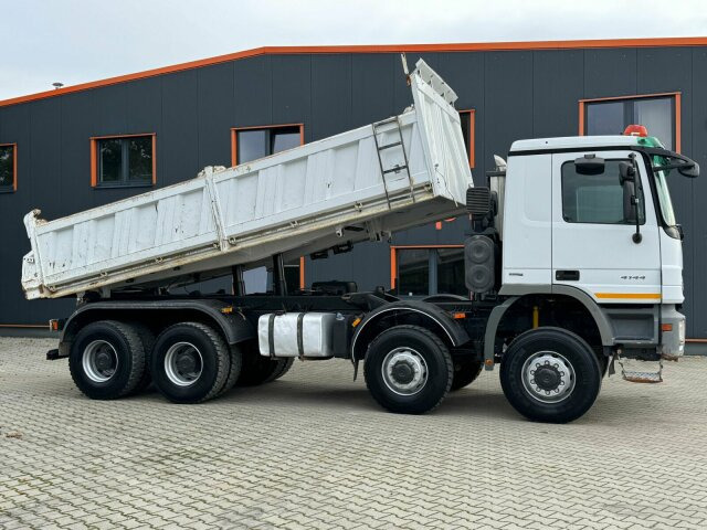 Mercedes-Benz ACTROS 4144 8x8 EURO4 DSK Meiller - Kipper: das Bild 2 Mercedes-Benz ACTROS 4144 8x8 EURO4 DSK Meiller - Kipper: das Bild 2