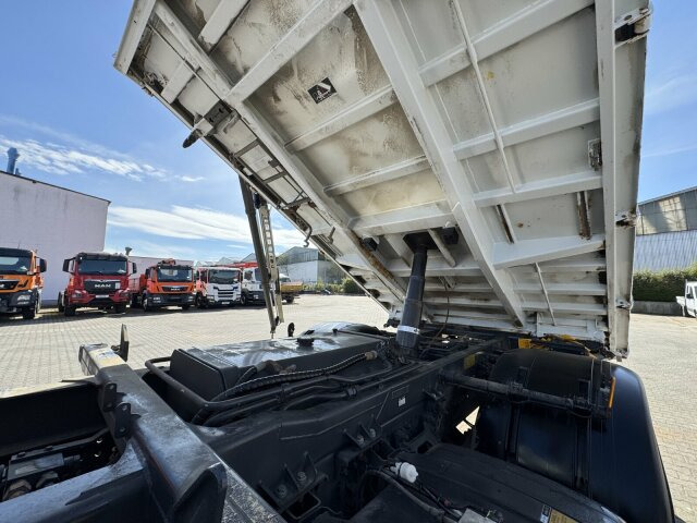 Mercedes-Benz AROCS 1832 4x2 Euro 6 Kipper Kran FASSI F120FB - Kipper, Autokran: das Bild 3 Mercedes-Benz AROCS 1832 4x2 Euro 6 Kipper Kran FASSI F120FB - Kipper, Autokran: das Bild 3