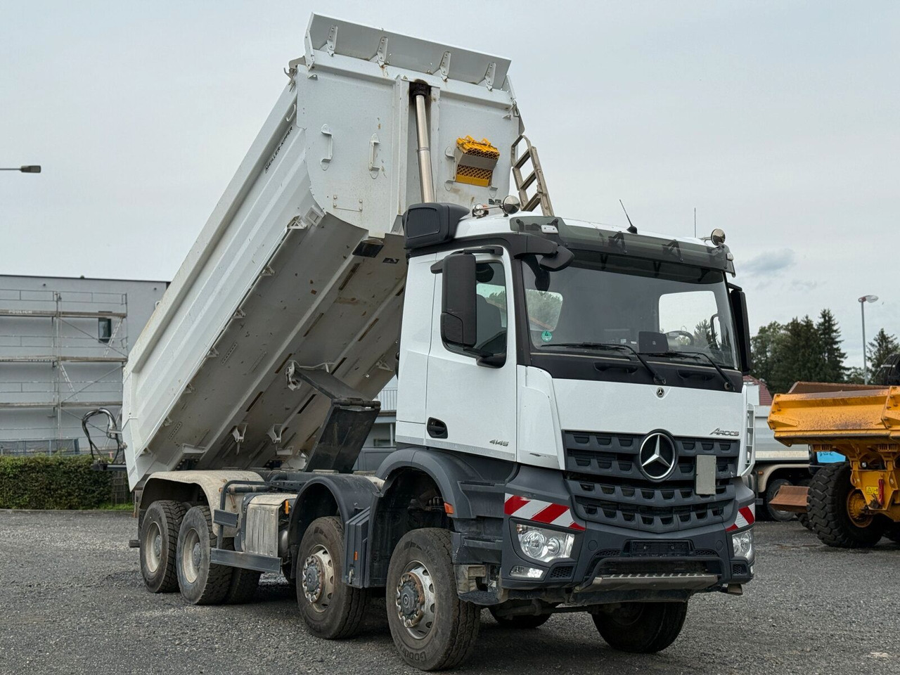 Mercedes-Benz AROCS 4145 8x8 Meiller Muldenkipper - Absetzkipper: das Bild 2 Mercedes-Benz AROCS 4145 8x8 Meiller Muldenkipper - Absetzkipper: das Bild 2