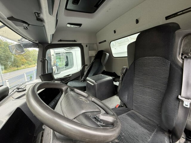 Kipper Mercedes-Benz AROCS 4145 8x8 Meiller Muldenkipper: das Bild 15