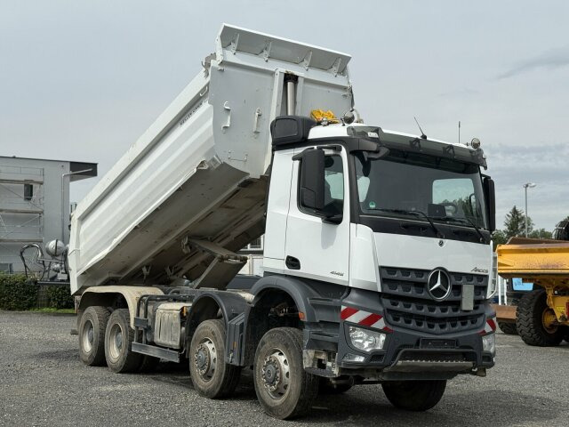 Kipper Mercedes-Benz AROCS 4145 8x8 Meiller Muldenkipper: das Bild 8