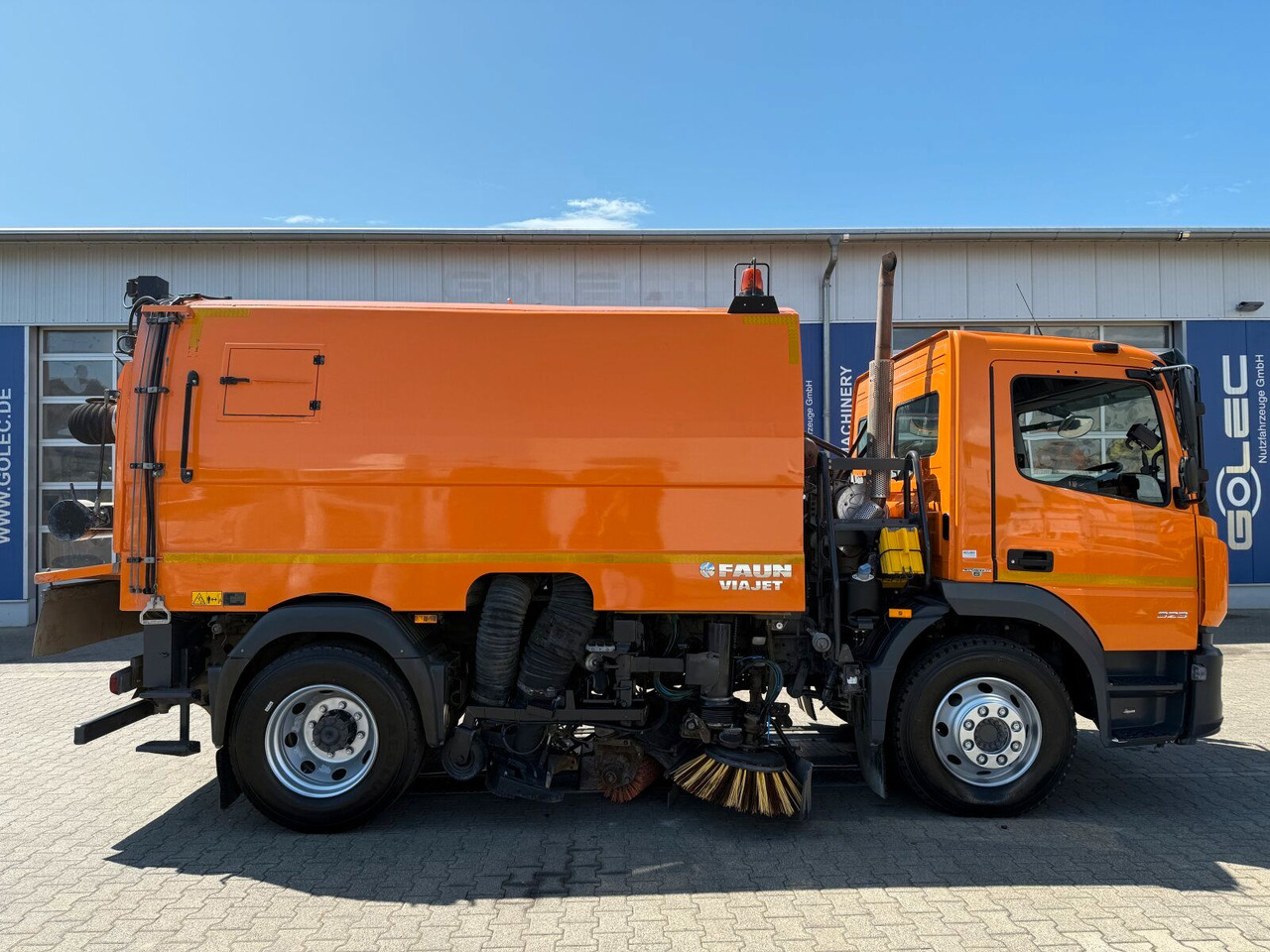 Mercedes-Benz ATEGO 1323 4x2 Kehrmaschine FAUN Viajet 6R/H - Kehrmaschine: das Bild 3 Mercedes-Benz ATEGO 1323 4x2 Kehrmaschine FAUN Viajet 6R/H - Kehrmaschine: das Bild 3