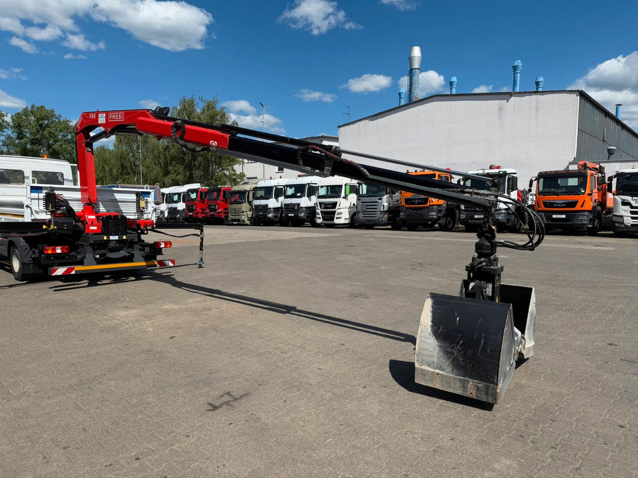 Autokran Mercedes-Benz ATEGO 818 4x2 Euro 6 Kipper Kran FASSI F65B.0.22: das Bild 20