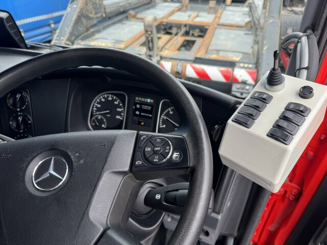 Mercedes-Benz Atego 1324 4x2 Kehrmaschine BROCK HD Anlage - Kehrmaschine: das Bild 3 Mercedes-Benz Atego 1324 4x2 Kehrmaschine BROCK HD Anlage - Kehrmaschine: das Bild 3