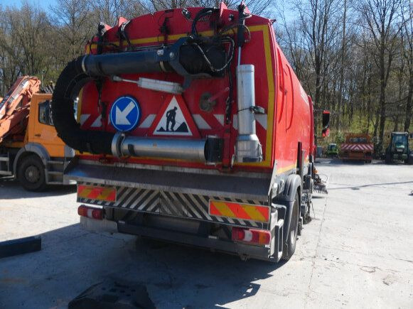 Mercedes-Benz Atego 1324 4x2 Kehrmaschine BROCK HD Anlage - Kehrmaschine: das Bild 5 Mercedes-Benz Atego 1324 4x2 Kehrmaschine BROCK HD Anlage - Kehrmaschine: das Bild 5