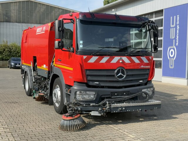 Mercedes-Benz Atego 1324 4x2 Kehrmaschine BROCK HD Anlage - Kehrmaschine: das Bild 1 Mercedes-Benz Atego 1324 4x2 Kehrmaschine BROCK HD Anlage - Kehrmaschine: das Bild 1