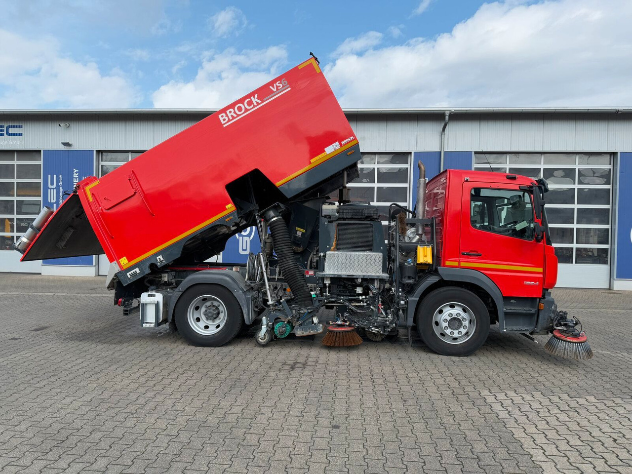 Mercedes-Benz Atego 1324 4x2 Kehrmaschine BROCK HD Anlage - Kehrmaschine: das Bild 4 Mercedes-Benz Atego 1324 4x2 Kehrmaschine BROCK HD Anlage - Kehrmaschine: das Bild 4
