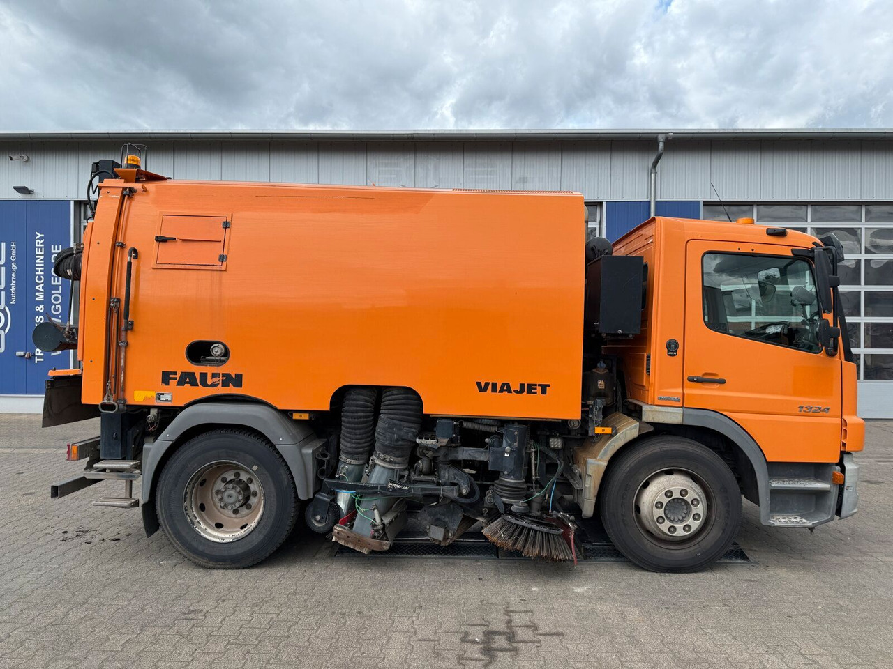 Mercedes-Benz Atego 1324 4x2 Kehrmaschine Viajet 6R/L - Kehrmaschine: das Bild 2 Mercedes-Benz Atego 1324 4x2 Kehrmaschine Viajet 6R/L - Kehrmaschine: das Bild 2