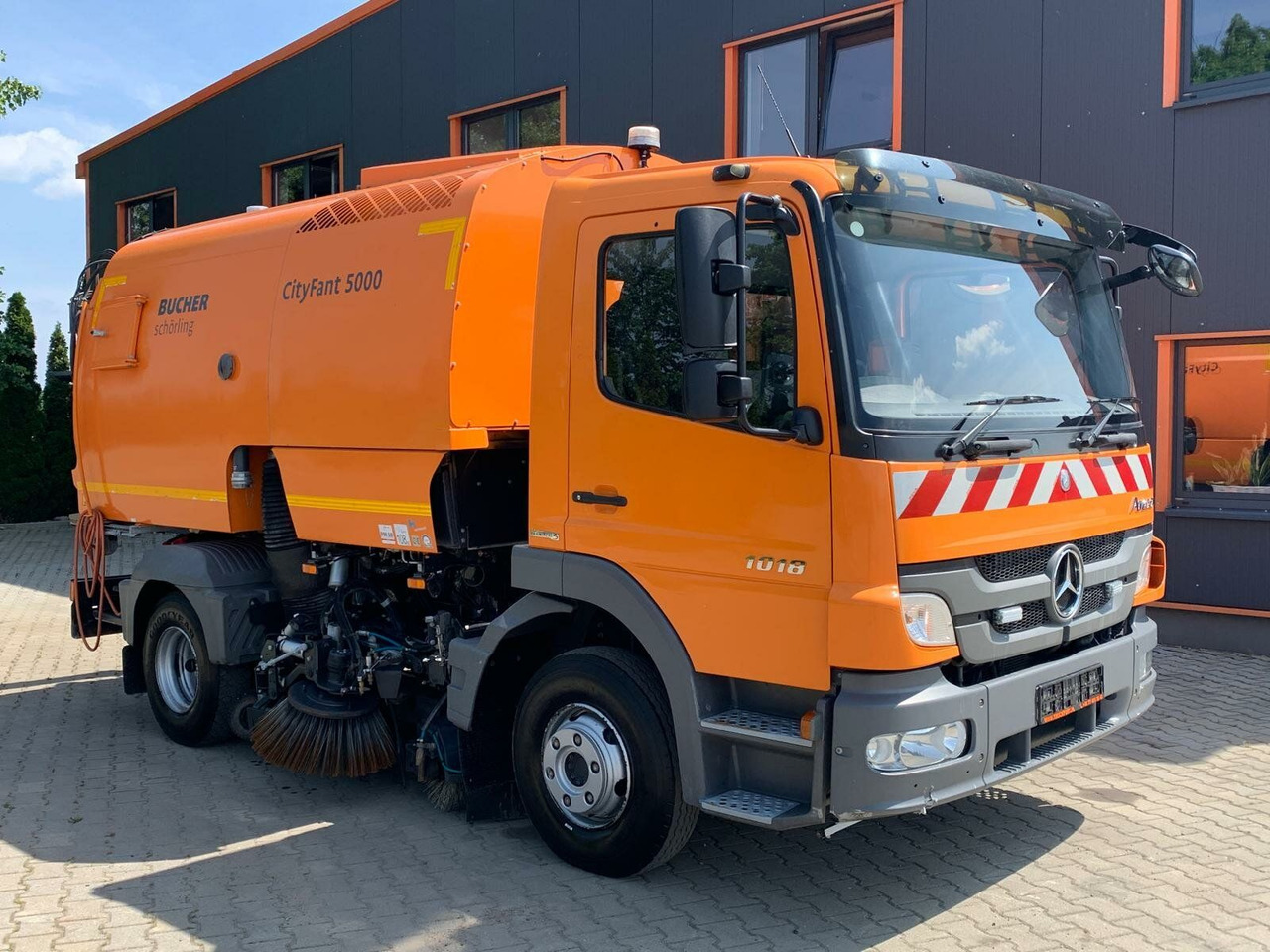 Mercedes-Benz Atego Kehrmaschine BUCHER CITYFANT 5000 - Kehrmaschine: das Bild 1 Mercedes-Benz Atego Kehrmaschine BUCHER CITYFANT 5000 - Kehrmaschine: das Bild 1