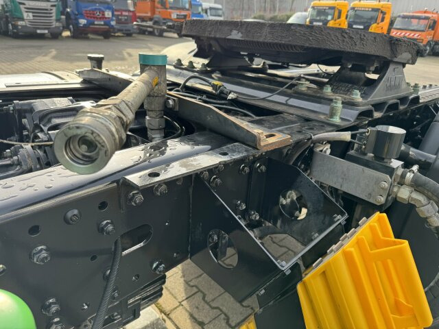 Sattelzugmaschine MAN TGS 18.510 4x4 SZM - Kipphyd. Blatt Luft: das Bild 13