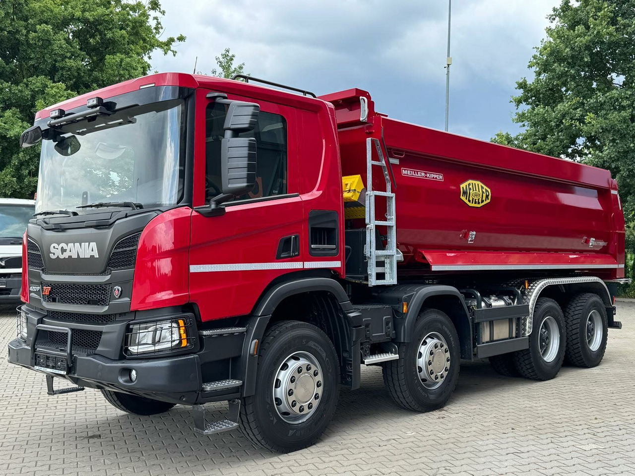 Scania P 420 8x4 Kipper Meiller Euro 6 - Absetzkipper: das Bild 2 Scania P 420 8x4 Kipper Meiller Euro 6 - Absetzkipper: das Bild 2