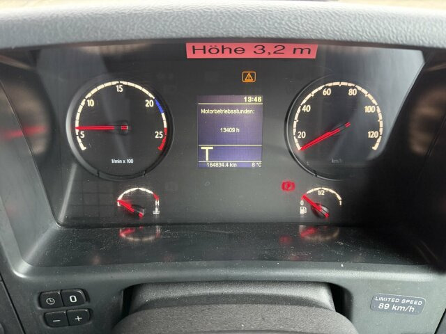 Scania P230 Kehrmaschine Johnston VT605- 6 M³ - Kehrmaschine: das Bild 3 Scania P230 Kehrmaschine Johnston VT605- 6 M³ - Kehrmaschine: das Bild 3