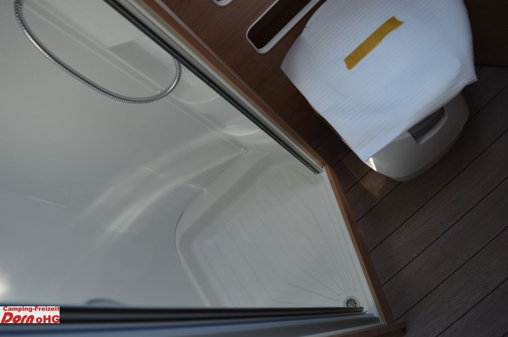 Wohnwagen Knaus Südwind 580 QS 60 YEARS Kühlschrank 177l: das Bild 20