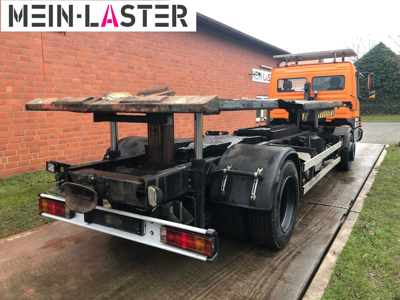 Mercedes-Benz Kamag Wiesel Umsetzter Sattelplatte - Containerwagen/ Wechselfahrgestell LKW: das Bild 3 Mercedes-Benz Kamag Wiesel Umsetzter Sattelplatte - Containerwagen/ Wechselfahrgestell LKW: das Bild 3