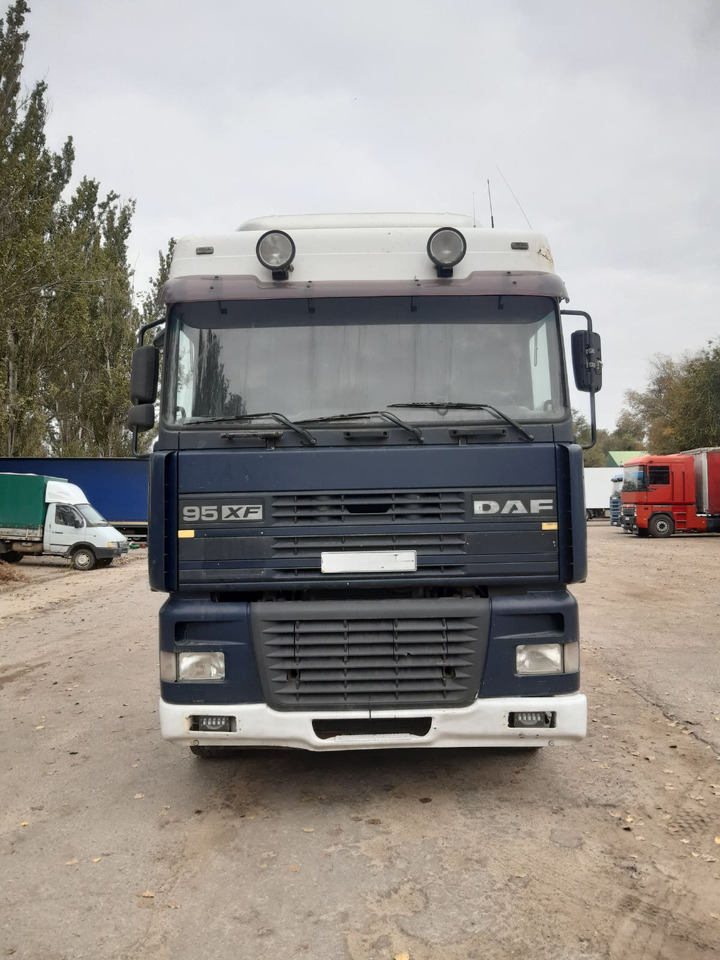 DAF 95XF380 - Sattelzugmaschine: das Bild 2 DAF 95XF380 - Sattelzugmaschine: das Bild 2