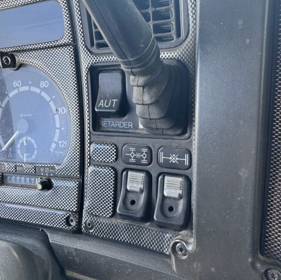 SCANIA 164 - Sattelzugmaschine: das Bild 4 SCANIA 164 - Sattelzugmaschine: das Bild 4