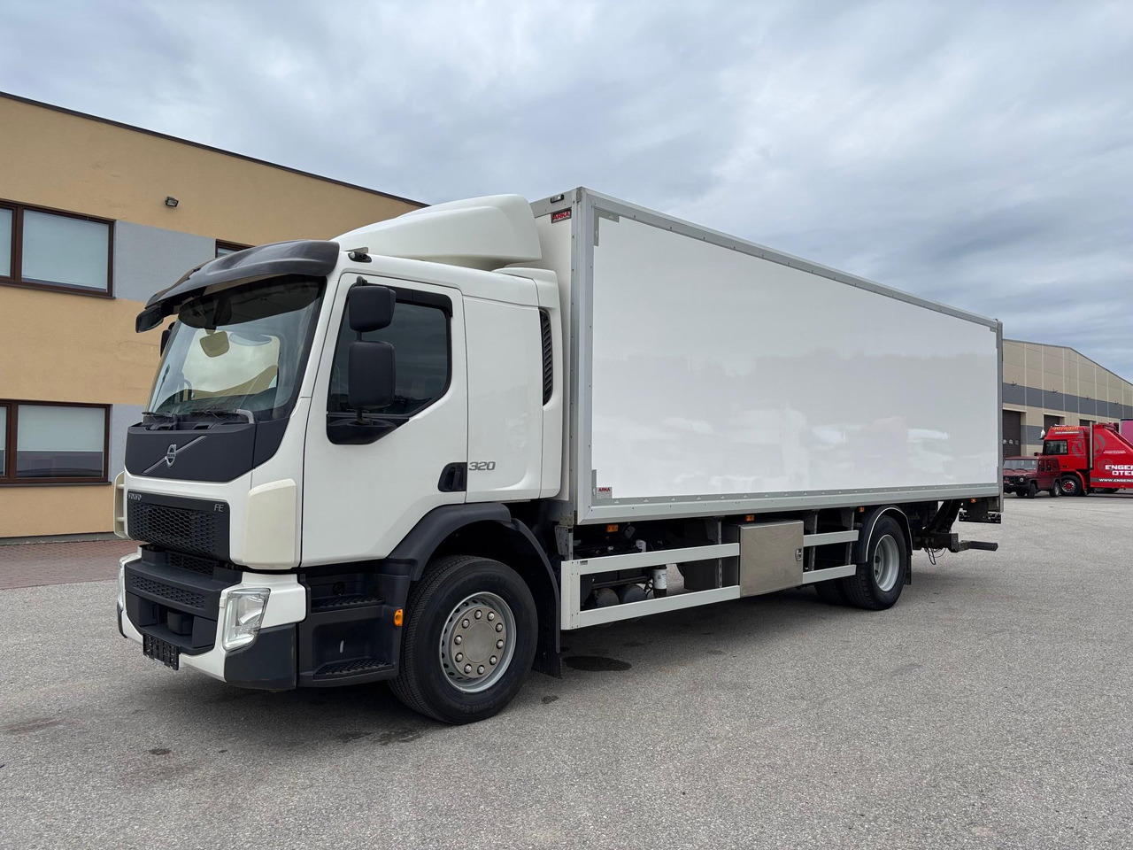 VOLVO FE320 - Koffer LKW: das Bild 3 VOLVO FE320 - Koffer LKW: das Bild 3