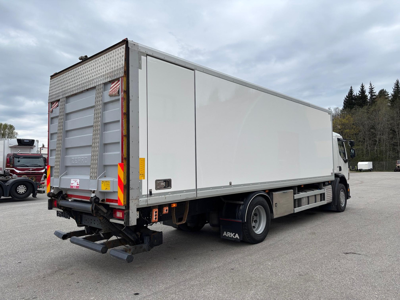 VOLVO FE320 - Koffer LKW: das Bild 4 VOLVO FE320 - Koffer LKW: das Bild 4