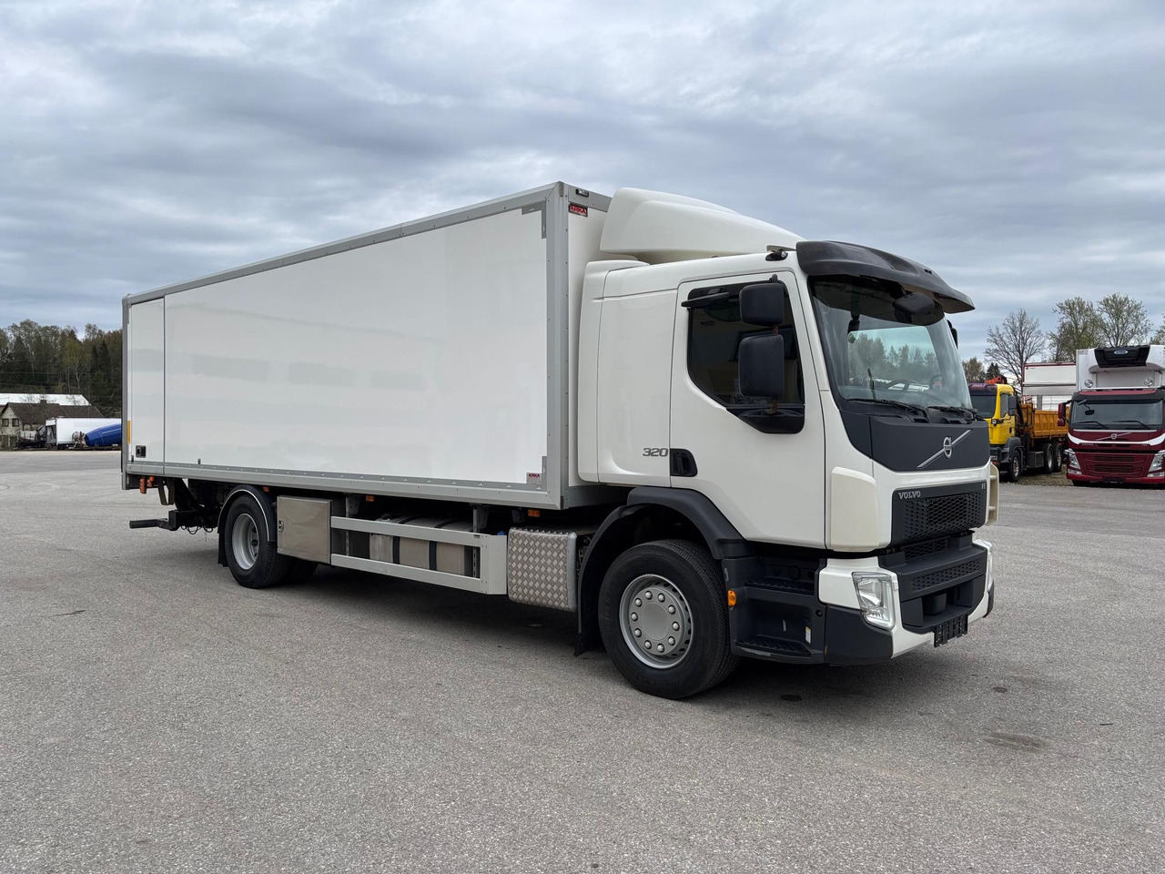 VOLVO FE320 - Koffer LKW: das Bild 1 VOLVO FE320 - Koffer LKW: das Bild 1