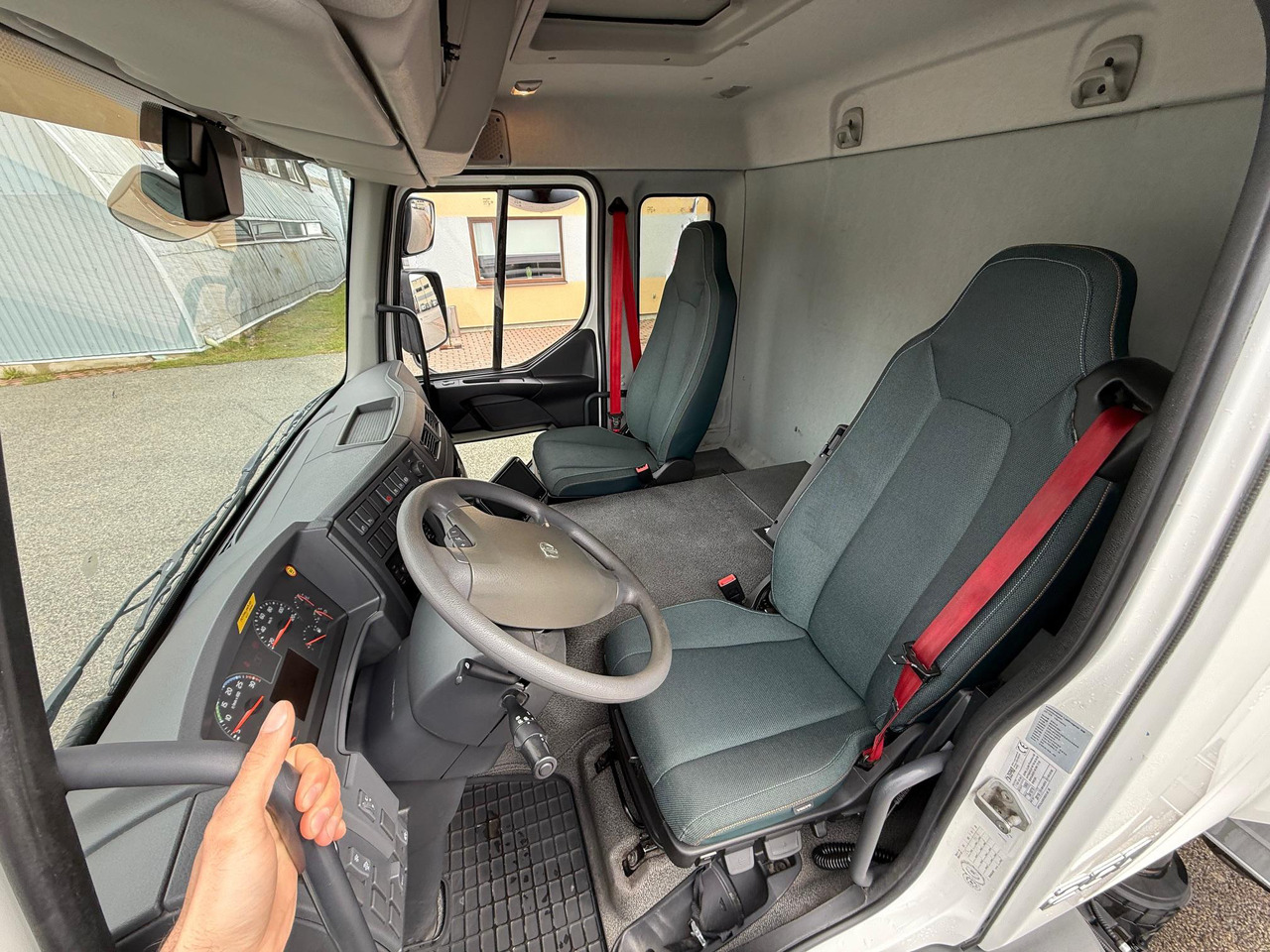 VOLVO FL250 - Koffer LKW: das Bild 5 VOLVO FL250 - Koffer LKW: das Bild 5