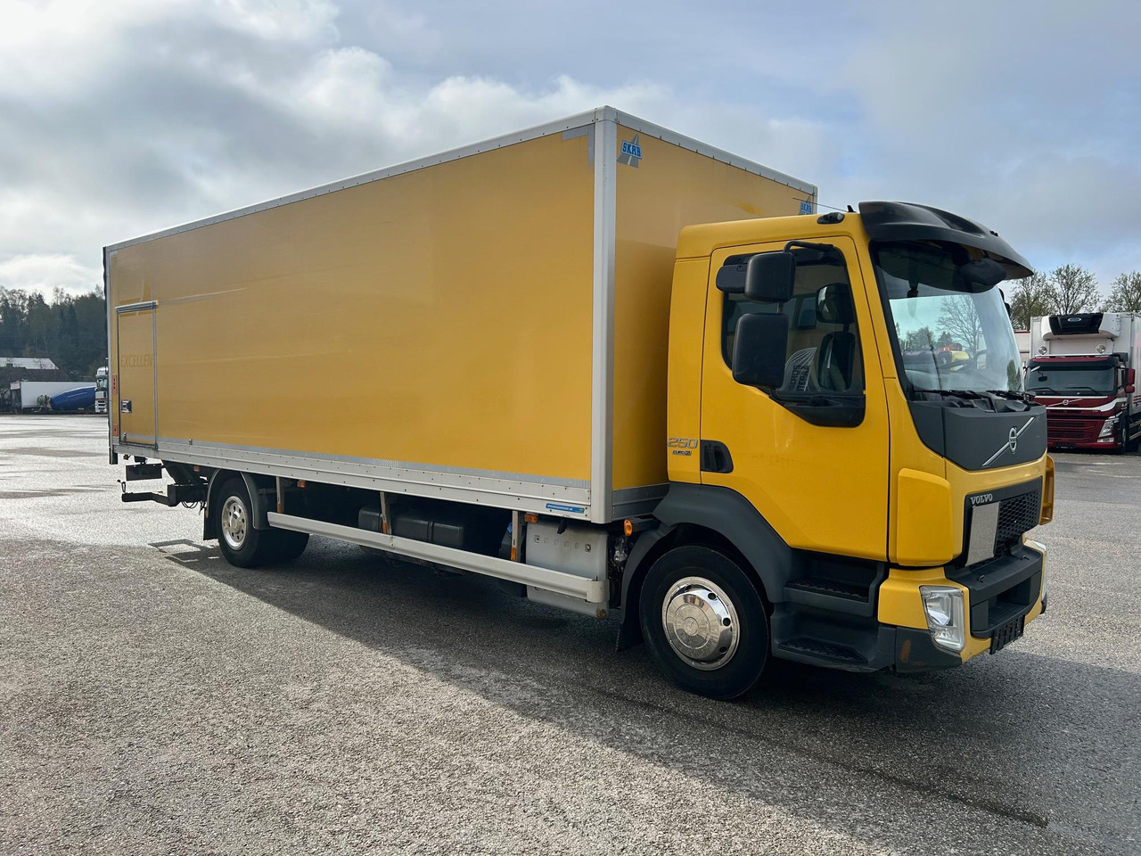 VOLVO FL250 - Koffer LKW: das Bild 1 VOLVO FL250 - Koffer LKW: das Bild 1