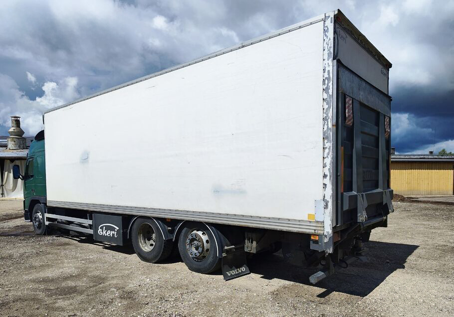 VOLVO FM12 - Koffer LKW: das Bild 5 VOLVO FM12 - Koffer LKW: das Bild 5