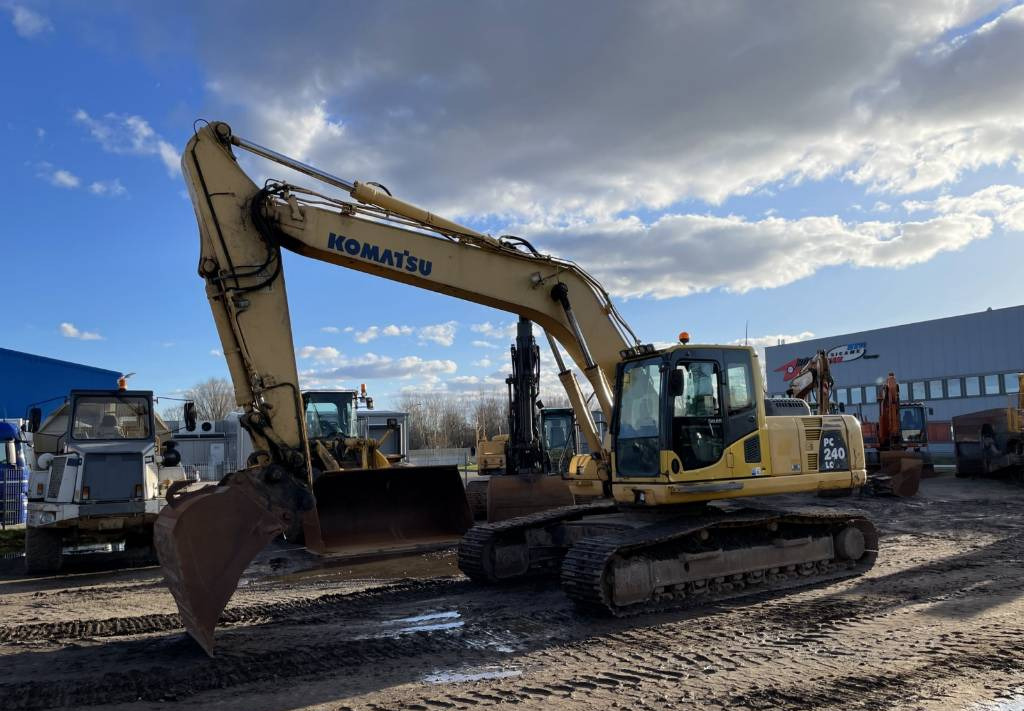 Komatsu PC 240LC-8 Hammerlines Klima 2 buckets - Kettenbagger: das Bild 3 Komatsu PC 240LC-8 Hammerlines Klima 2 buckets - Kettenbagger: das Bild 3