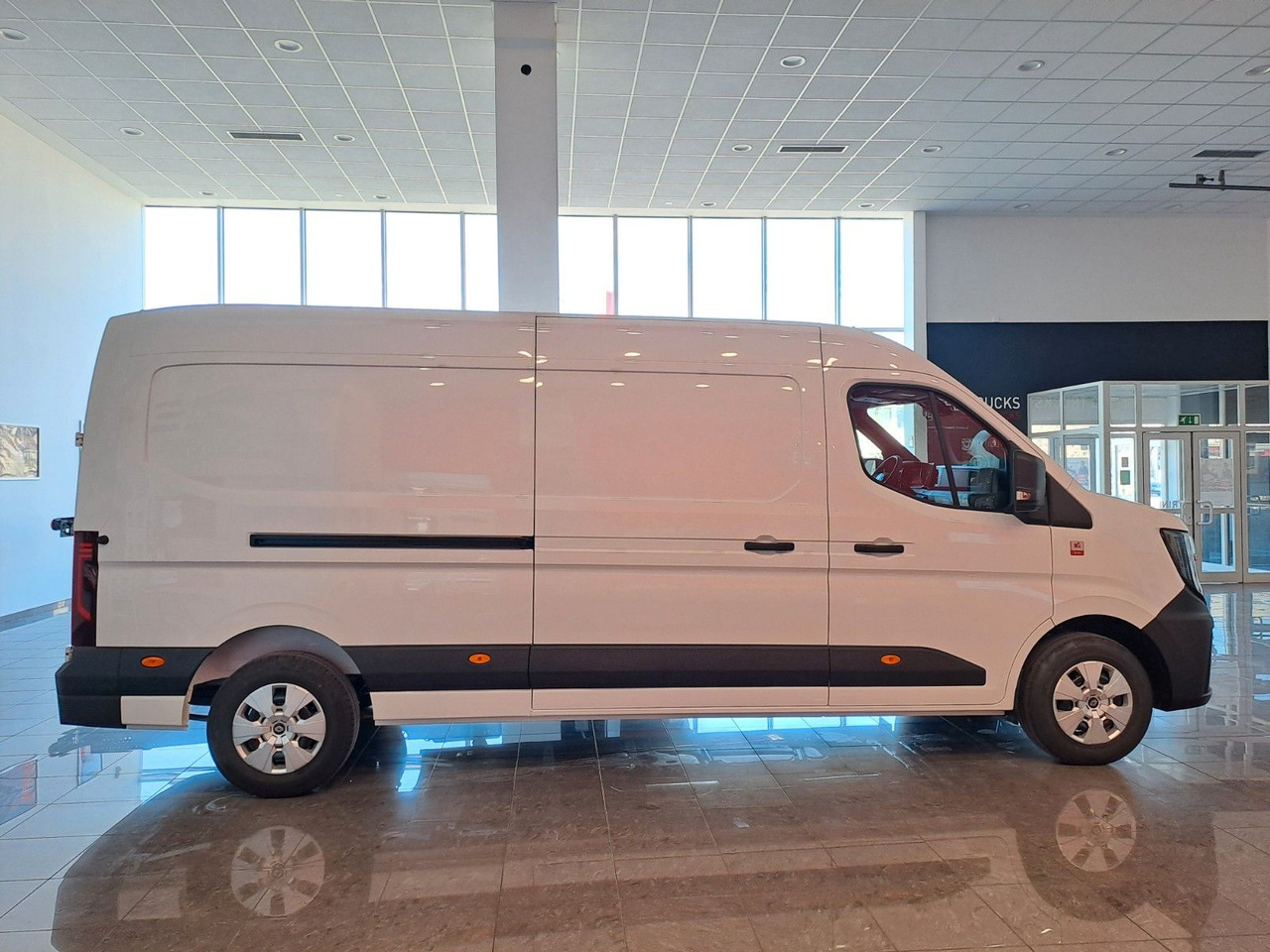 Renault Master L3H2 150 - NAV Klimaaut. Holzb. 270° - Kastenwagen: das Bild 4 Renault Master L3H2 150 - NAV Klimaaut. Holzb. 270° - Kastenwagen: das Bild 4
